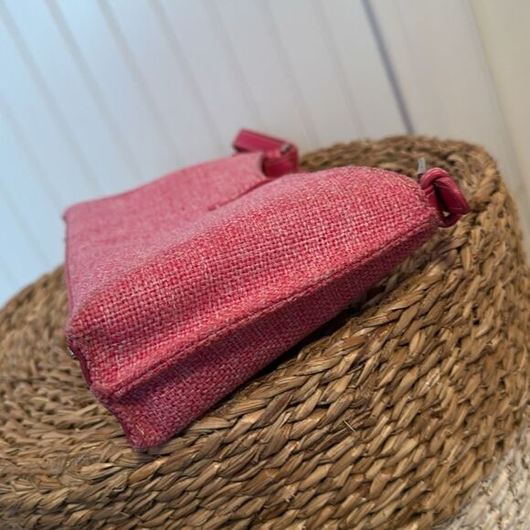 Vintage Pink Shoulder Bag with Silver Accent - Picture 4 of 8